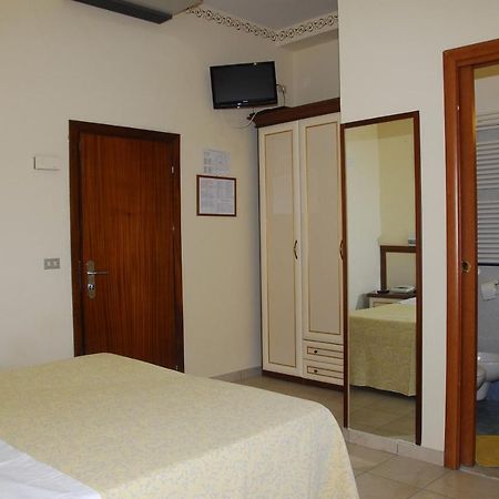 Hotel Nettuno Каттолика Экстерьер фото