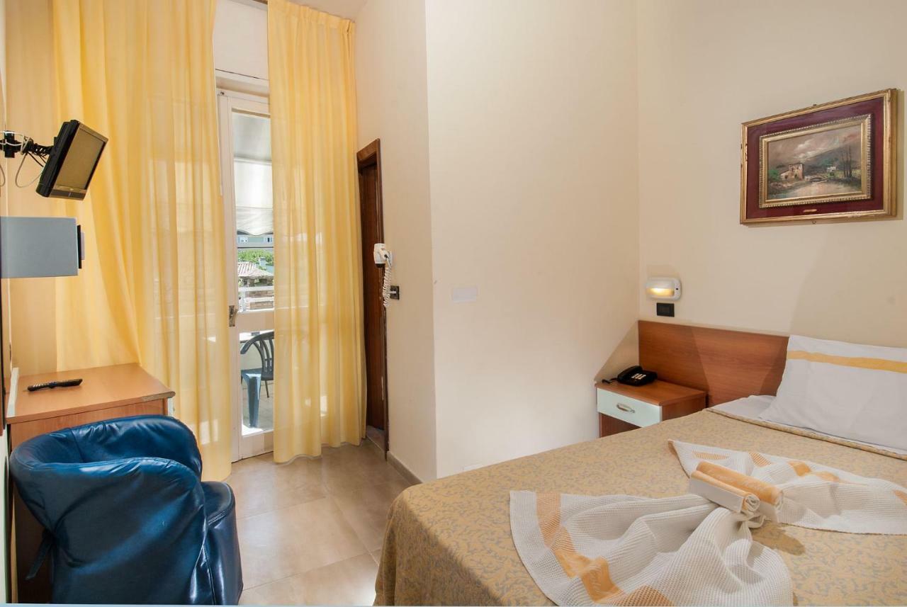 Hotel Nettuno Каттолика Экстерьер фото