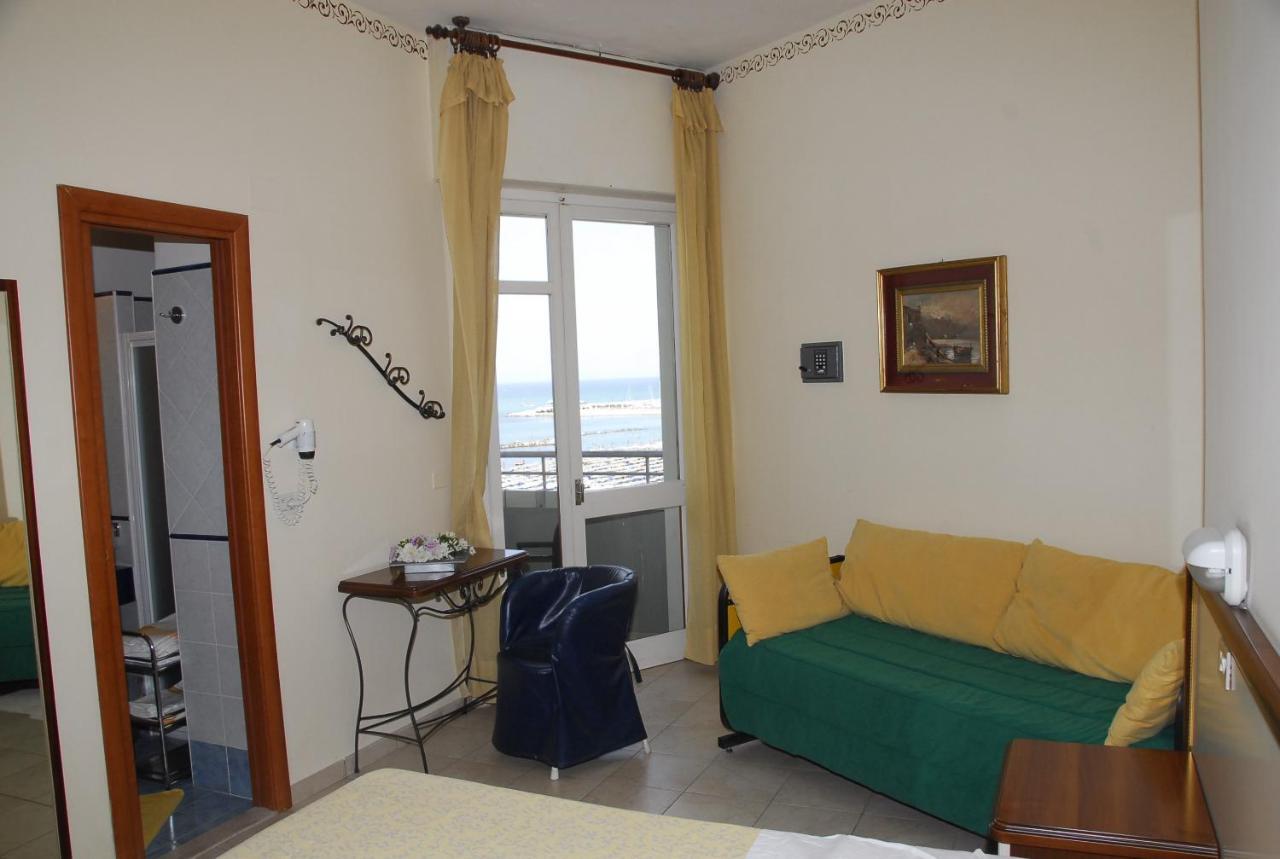 Hotel Nettuno Каттолика Экстерьер фото